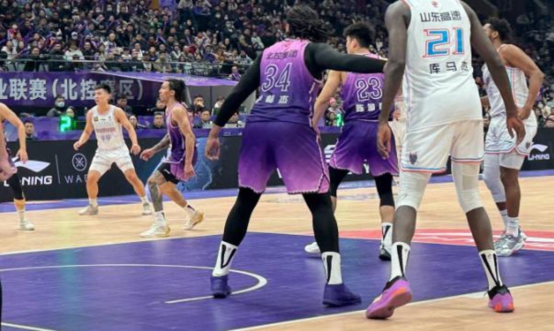 爱游戏体育官网-北京男篮击败山东队，成功晋级四强(北京男篮击败山东队,成功晋级四强是谁)