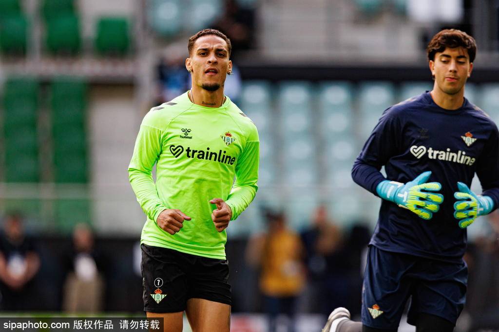 切尔西队员在欧冠比赛中的突破表现(切尔西队员在欧冠比赛中的突破表现是什么)