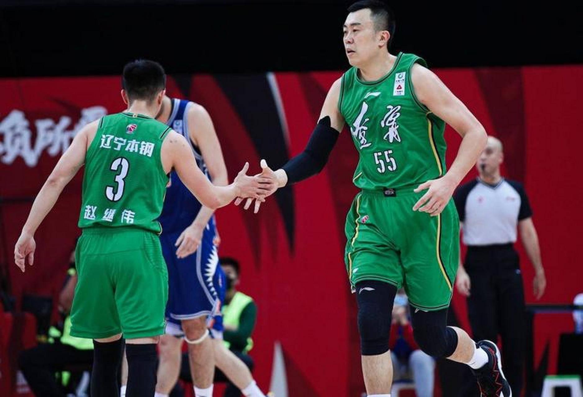 河南男篮绝杀吉林队,点燃全场热情(河南男篮吧) 河南男篮绝杀吉林队,点燃全场热情(河南男篮吧)