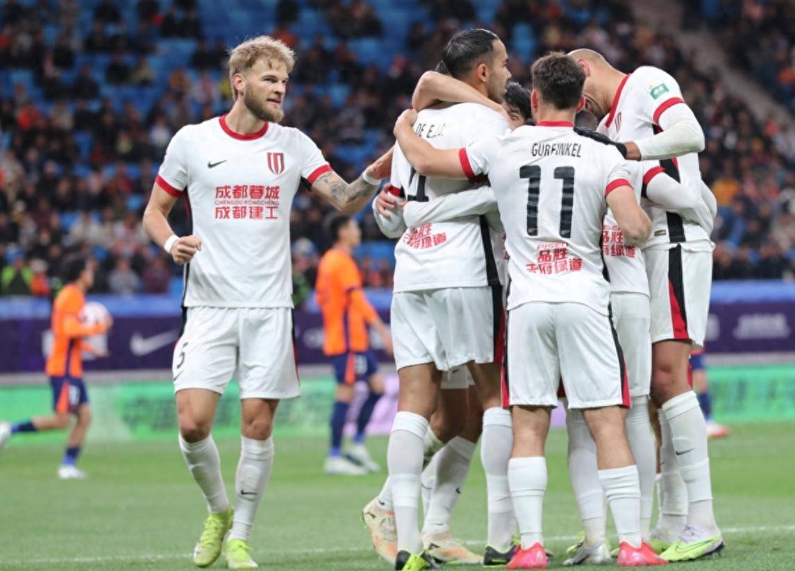 包含上海海港爆发神级表现,中超被彻底压制,团战的词条 包含上海海港爆发神级表现,中超被彻底压制,团战的词条