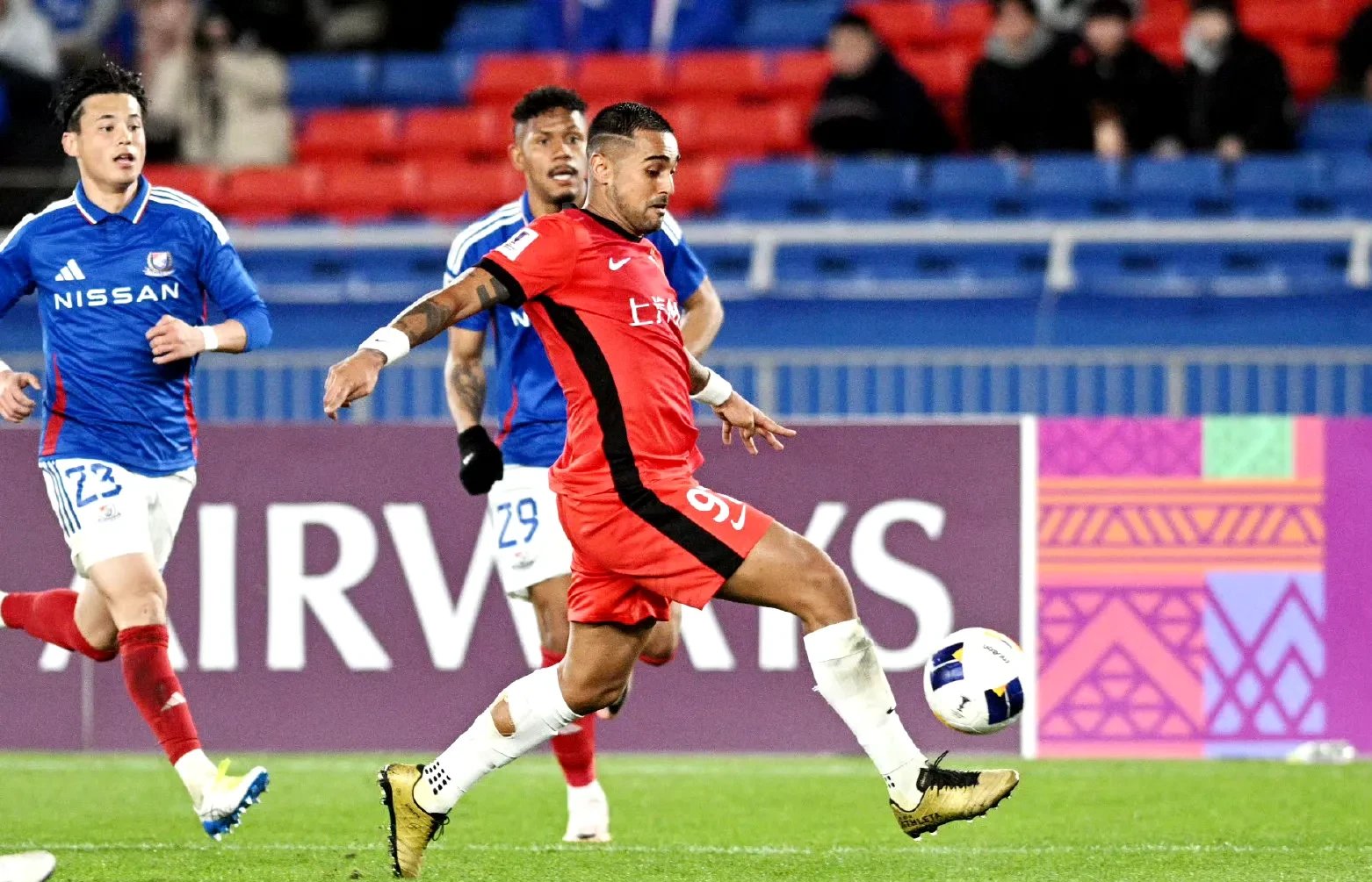 关于上海海港在中超中打出爆冷,被誉为全场沸腾的信息 关于上海海港在中超中打出爆冷,被誉为全场沸腾的信息