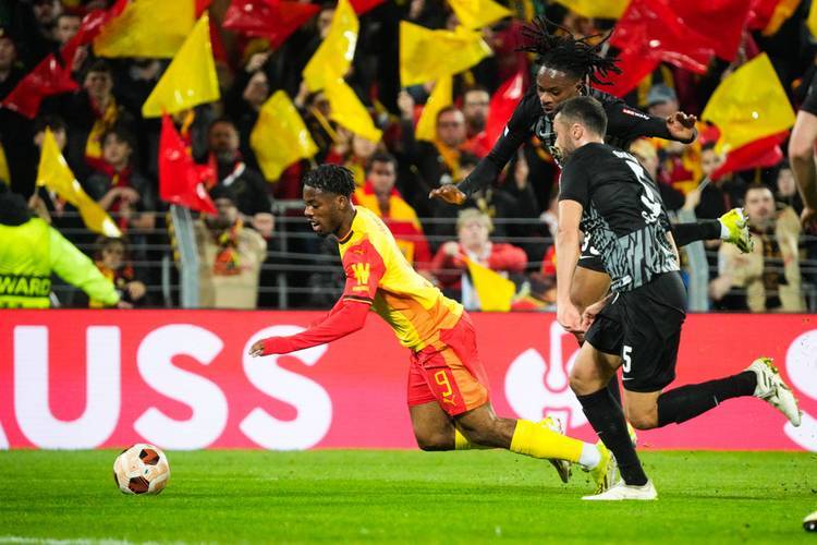 爱游戏体育直播-包含法兰克福客场大胜汉诺威，德甲状态正佳的词条