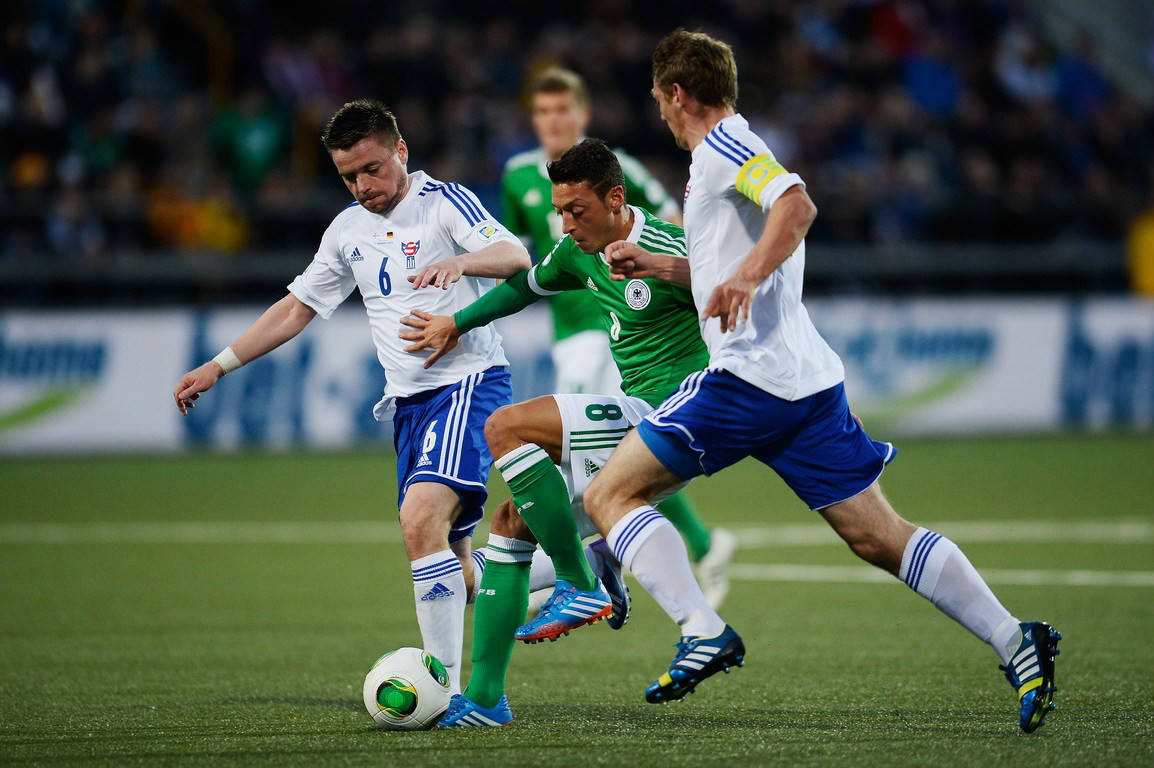 包含法罗群岛队在欧预赛中奋勇争先,锐不可挡的词条 包含法罗群岛队在欧预赛中奋勇争先,锐不可挡的词条