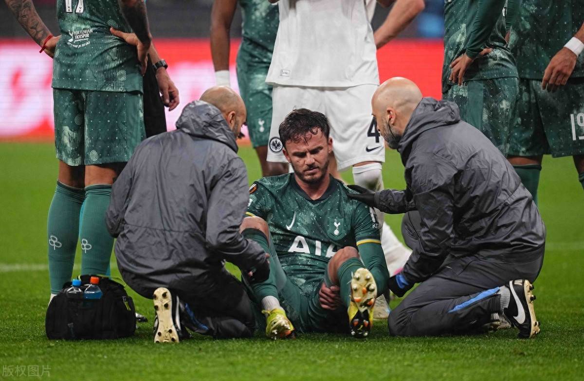 爱游戏app下载-热刺后卫突发伤情，球队缺兵少将状态不佳