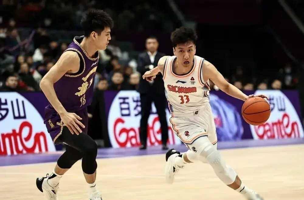 爱游戏体育下载-北京金强遭遇逆转失利，丢失常规赛胜利势头