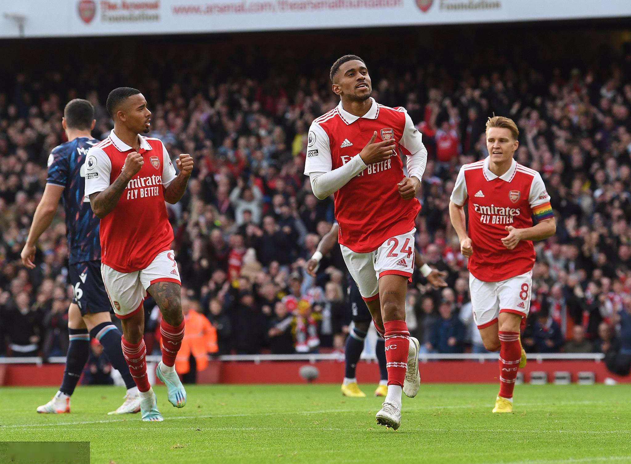 阿森纳队长双响,助球队夺得胜利 阿森纳队长双响,助球队夺得胜利