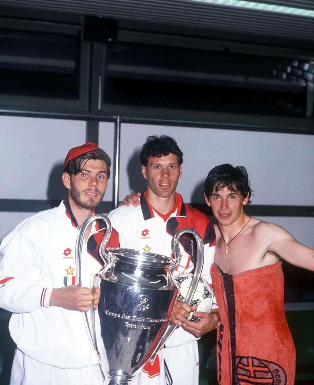 爱游戏体育平台-AC米兰客场告捷经典战术助球队夺冠