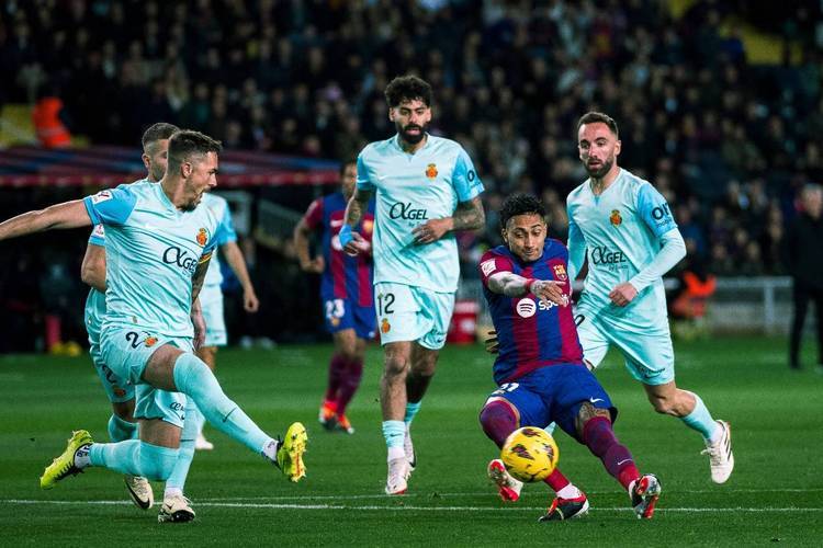 爱游戏体育网站-皇家社会客场逆转对手，实现胜利