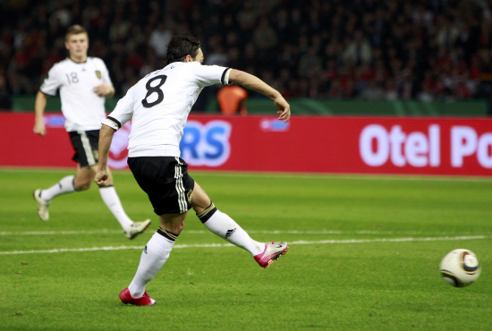 实时报道：瑞典队成功晋级欧洲杯预选赛的简单介绍