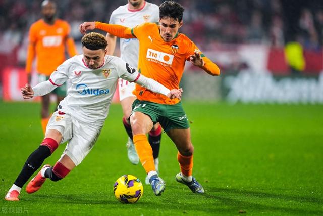 爱游戏在线登录-瓦伦西亚战胜巴拉多利德，保持前四形势