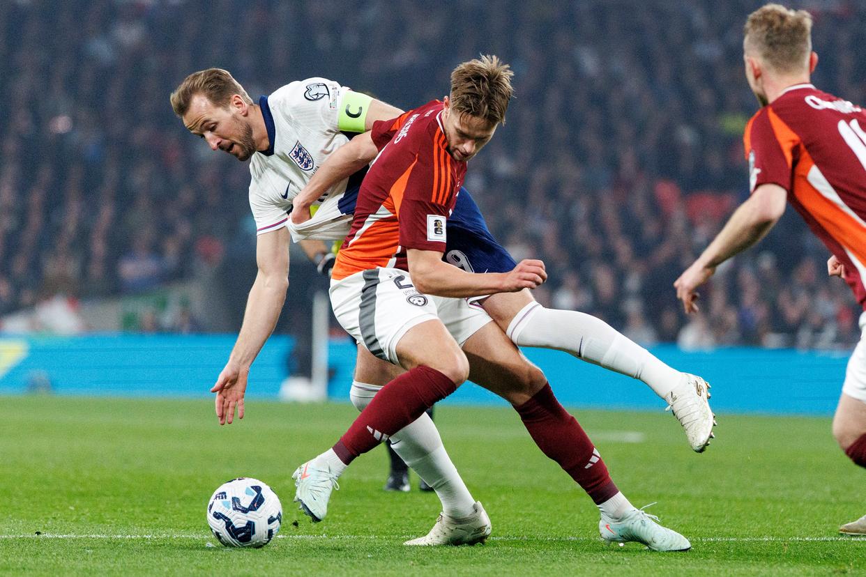 爱游戏官方入口-精彩足球比赛轮番上演：世界杯气氛浓烈的简单介绍