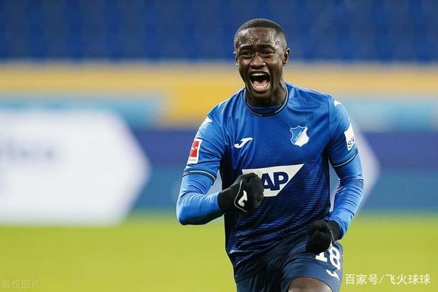 霍芬海姆艰难取胜，继续保持领跑