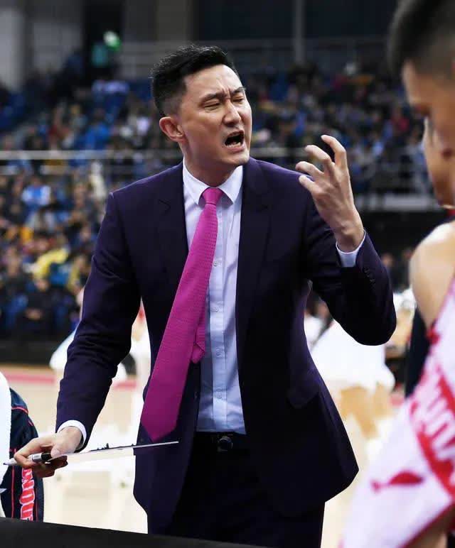 爱游戏亚洲官网-广东队主教练发布战前动员会发言