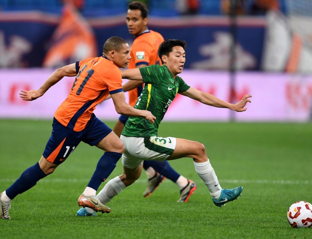 激烈对决即将上演,球队备战精彩绝伦 激烈对决即将上演,球队备战精彩绝伦