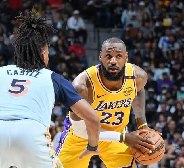 爱游戏官网-悬念迭起，豪强对决热火朝天