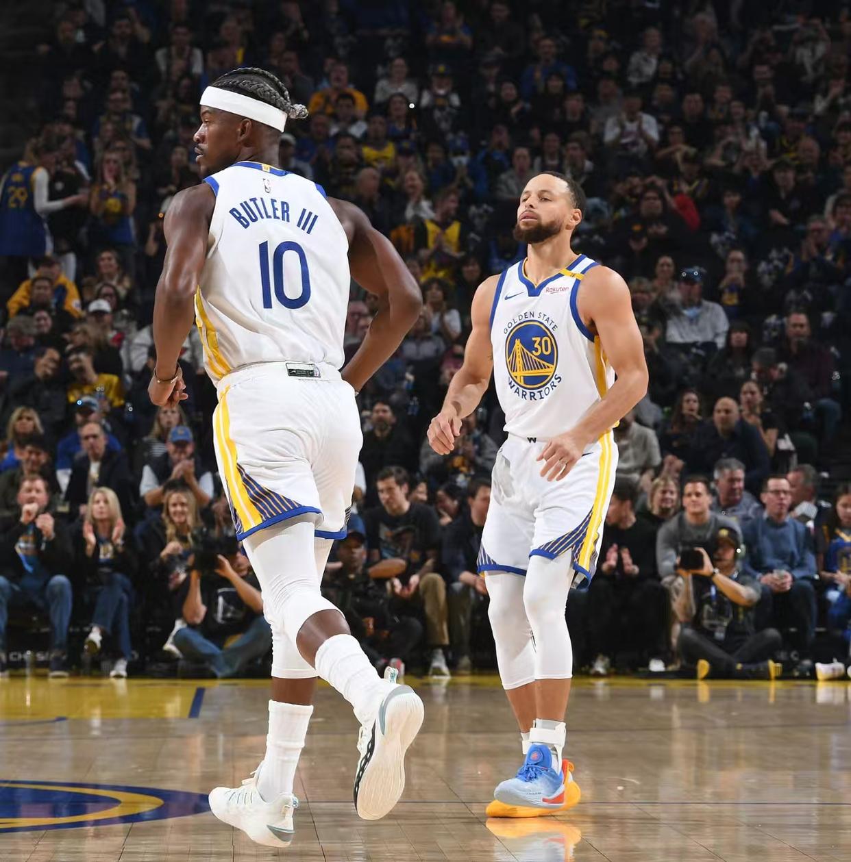 爱游戏体育下载-西部豪门对决：湖人迎战快船！