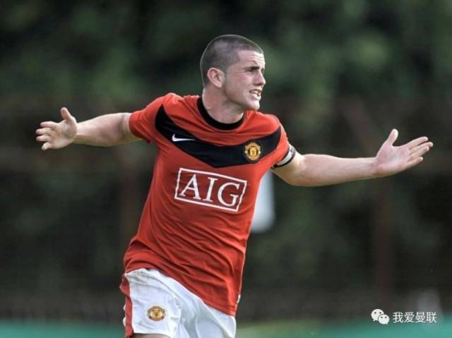 关于塞维利亚队签下荷兰国脚、曼联旧将布林德的信息