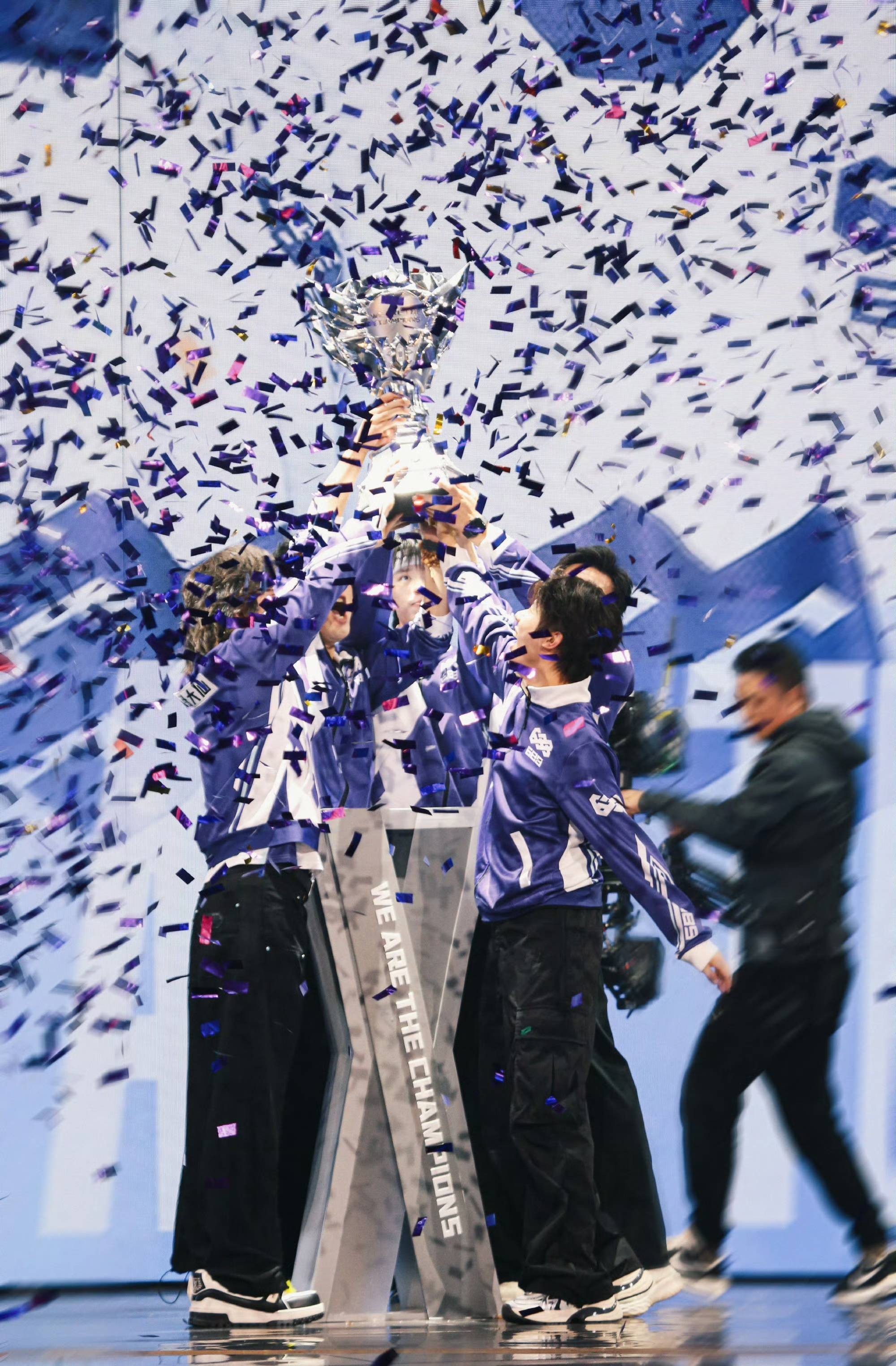 强强碰撞!冠军梦想在欧洲冠军杯舞台绽放的简单介绍 强强碰撞!冠军梦想在欧洲冠军杯舞台绽放的简单介绍