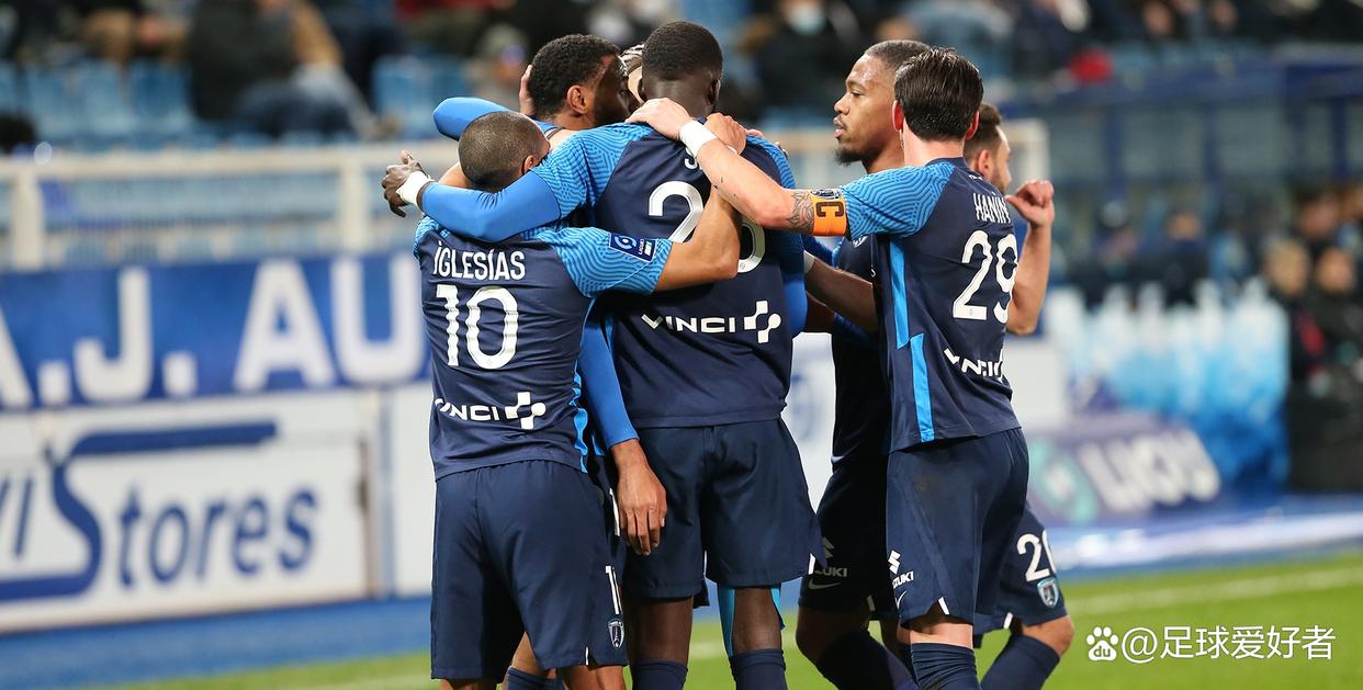 摩纳哥客场逆转，豪取法甲联赛三分的简单介绍